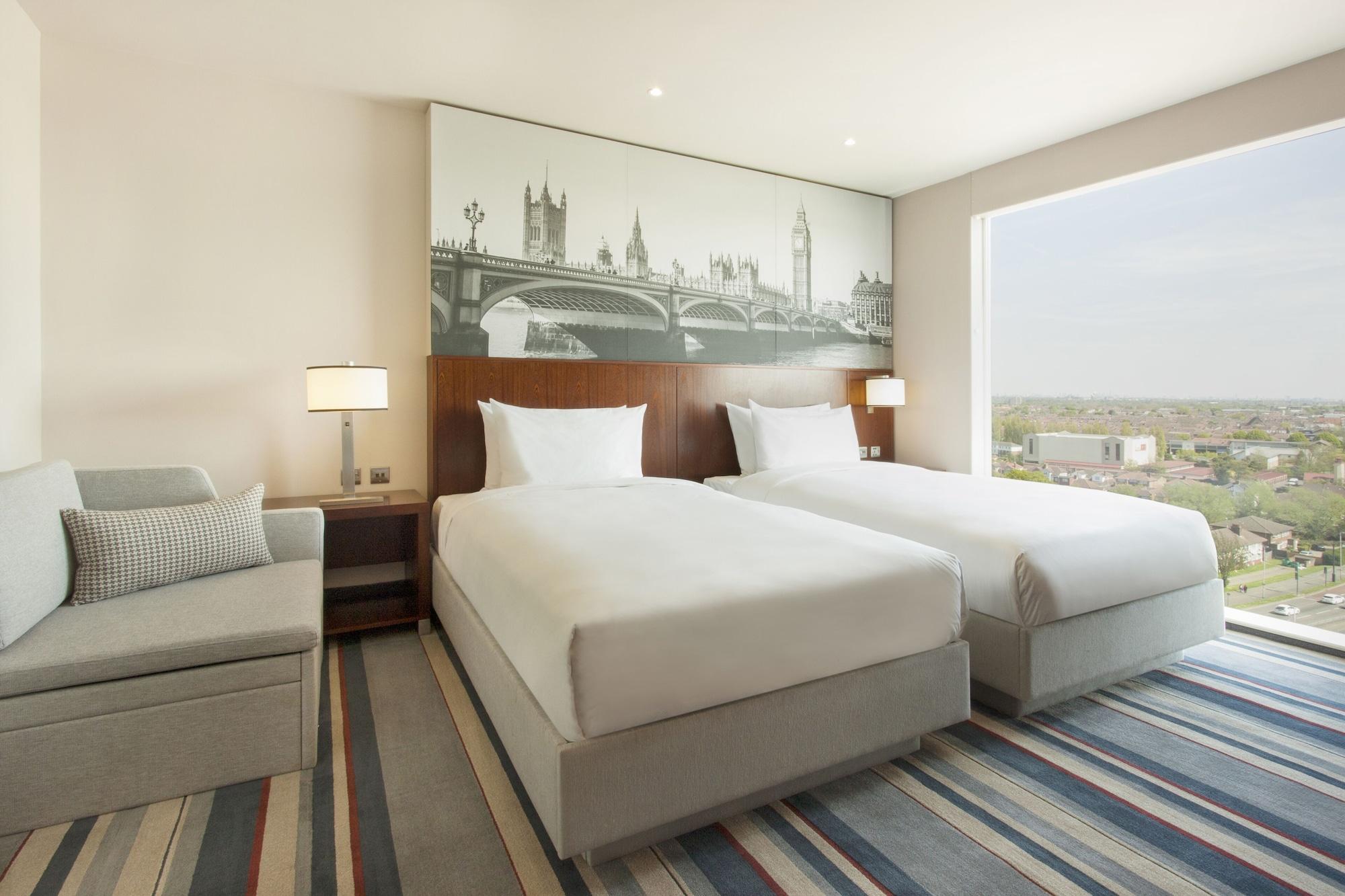 Hyatt Place West London Hayes ฮิลลิงดัน ภายนอก รูปภาพ