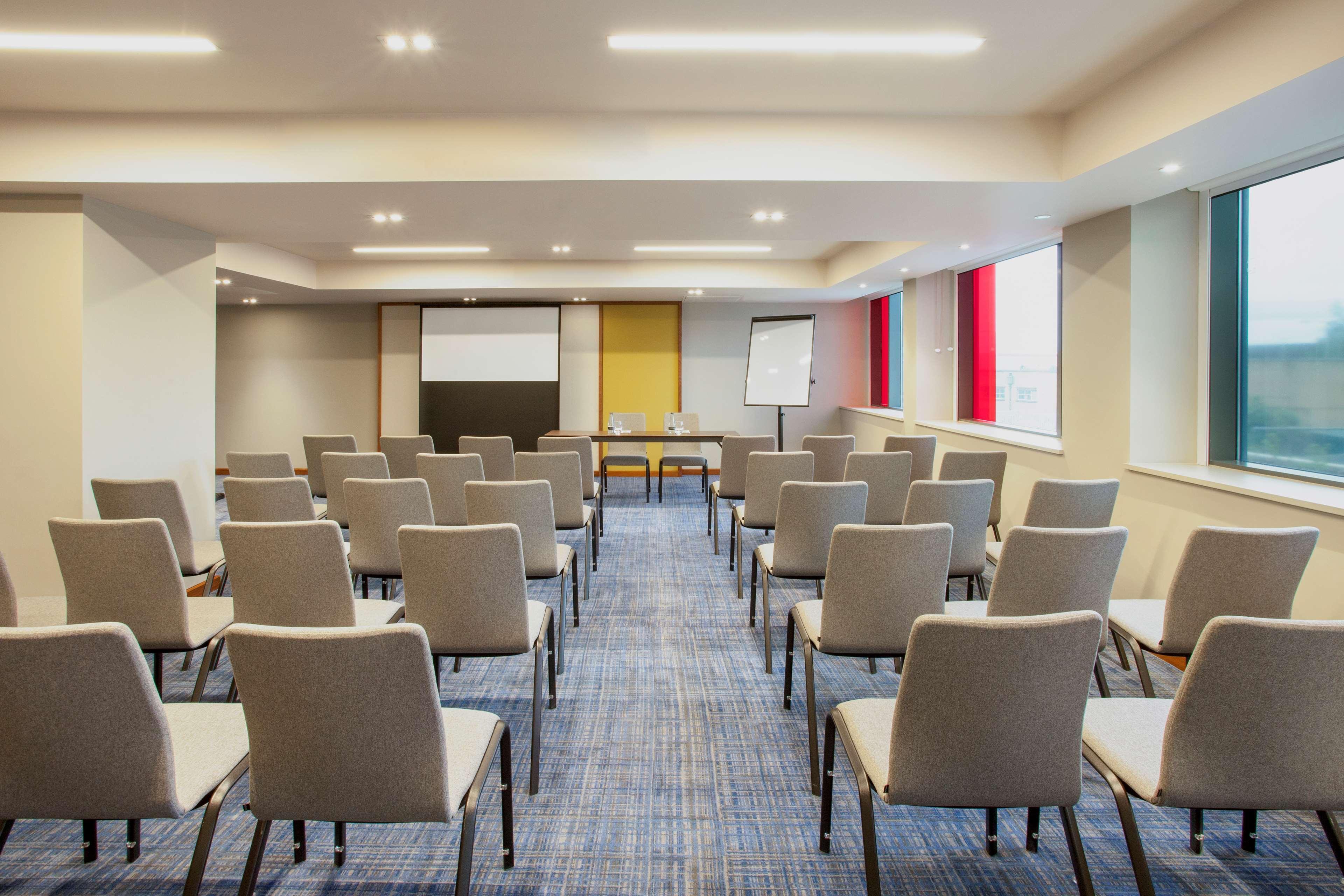 Hyatt Place West London Hayes ฮิลลิงดัน ภายนอก รูปภาพ