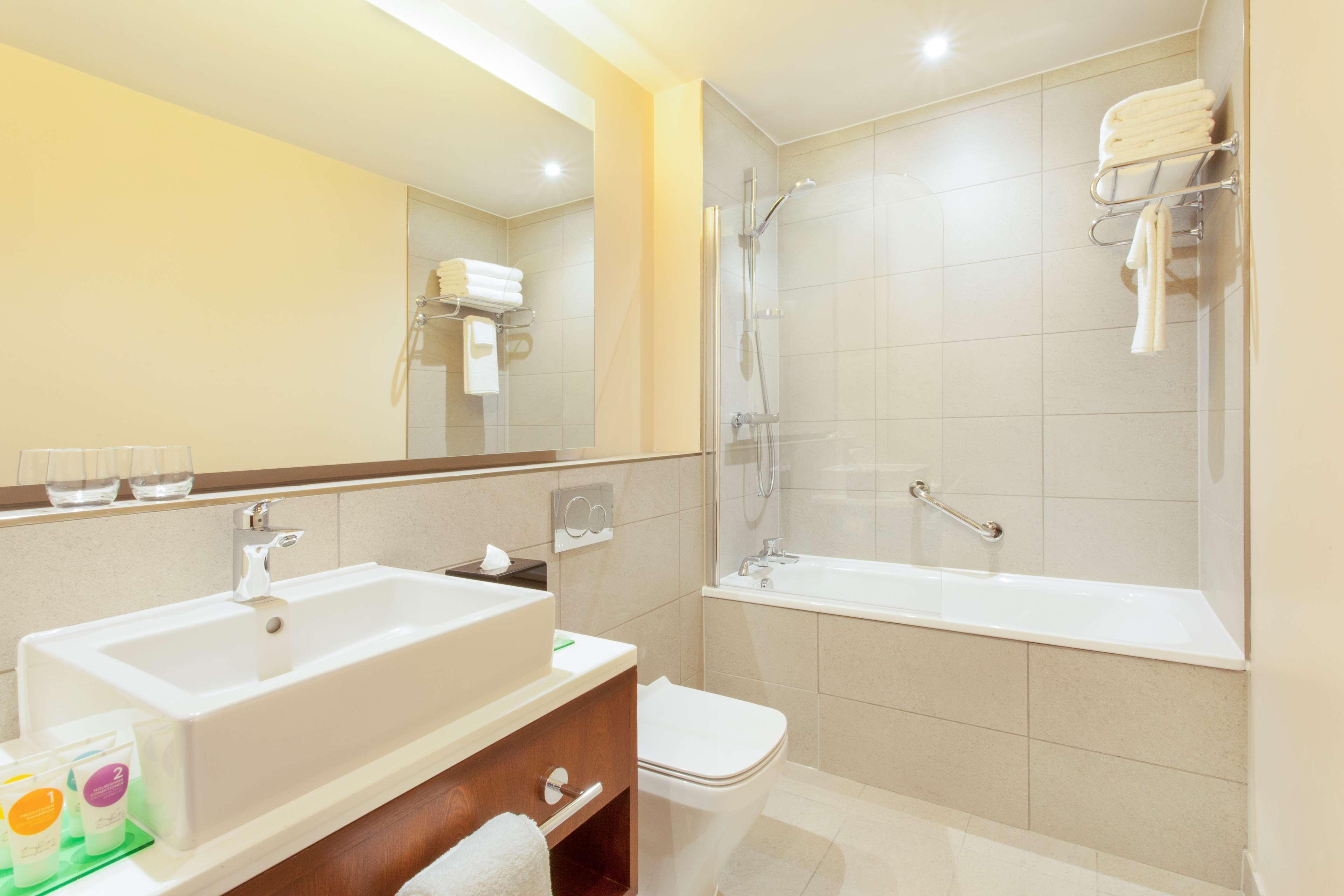Hyatt Place West London Hayes ฮิลลิงดัน ภายนอก รูปภาพ