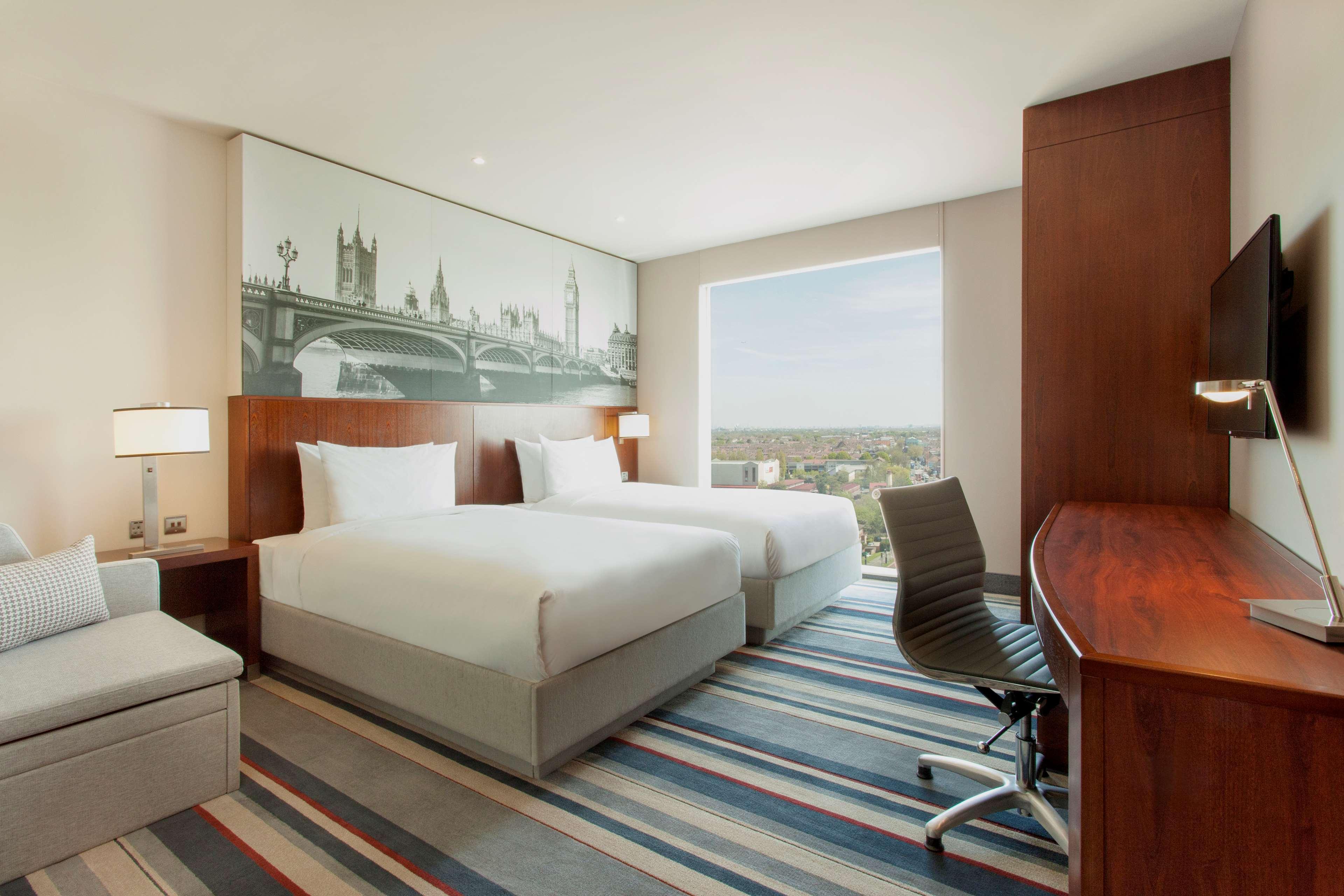 Hyatt Place West London Hayes ฮิลลิงดัน ภายนอก รูปภาพ