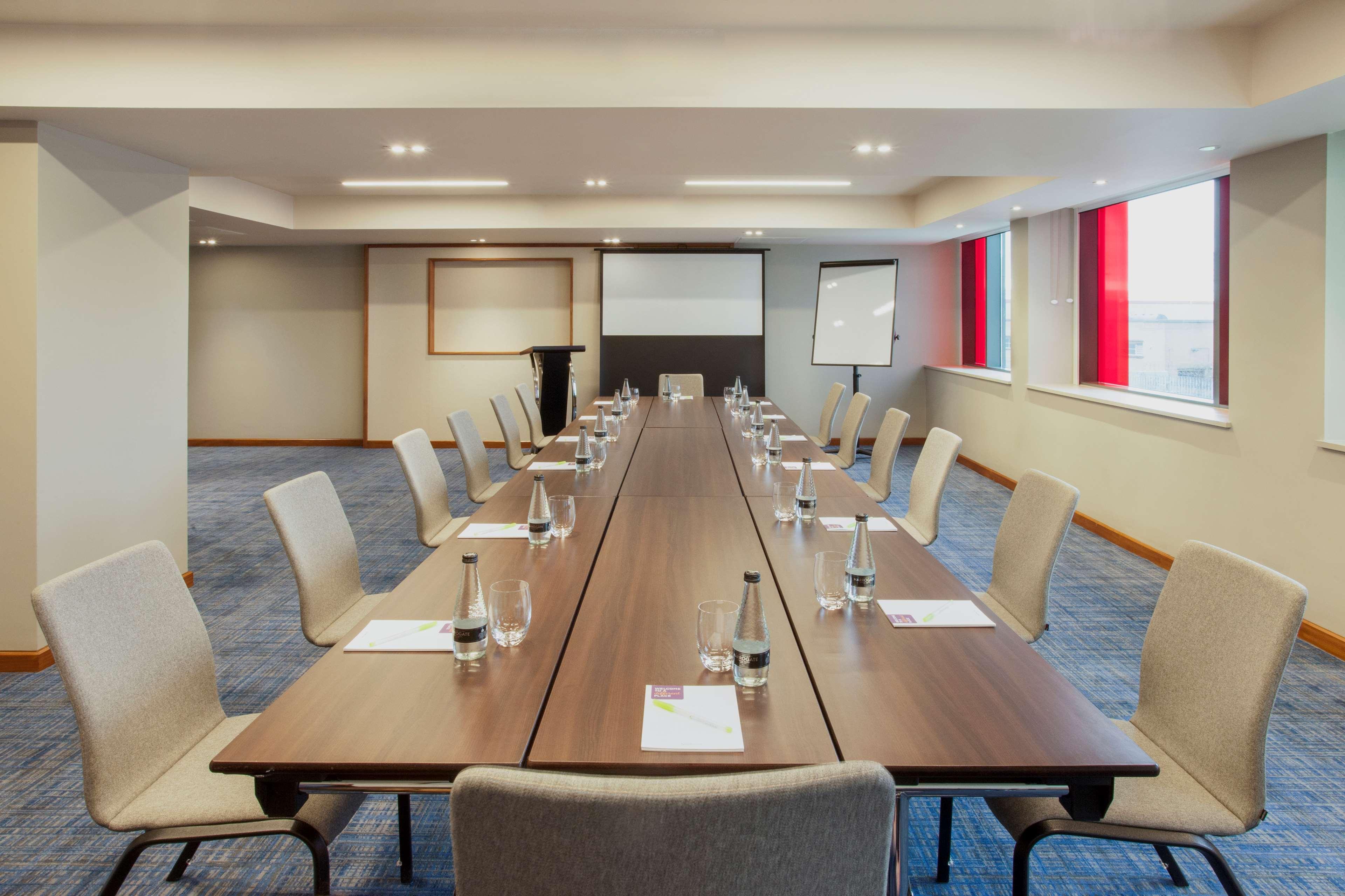 Hyatt Place West London Hayes ฮิลลิงดัน ภายนอก รูปภาพ
